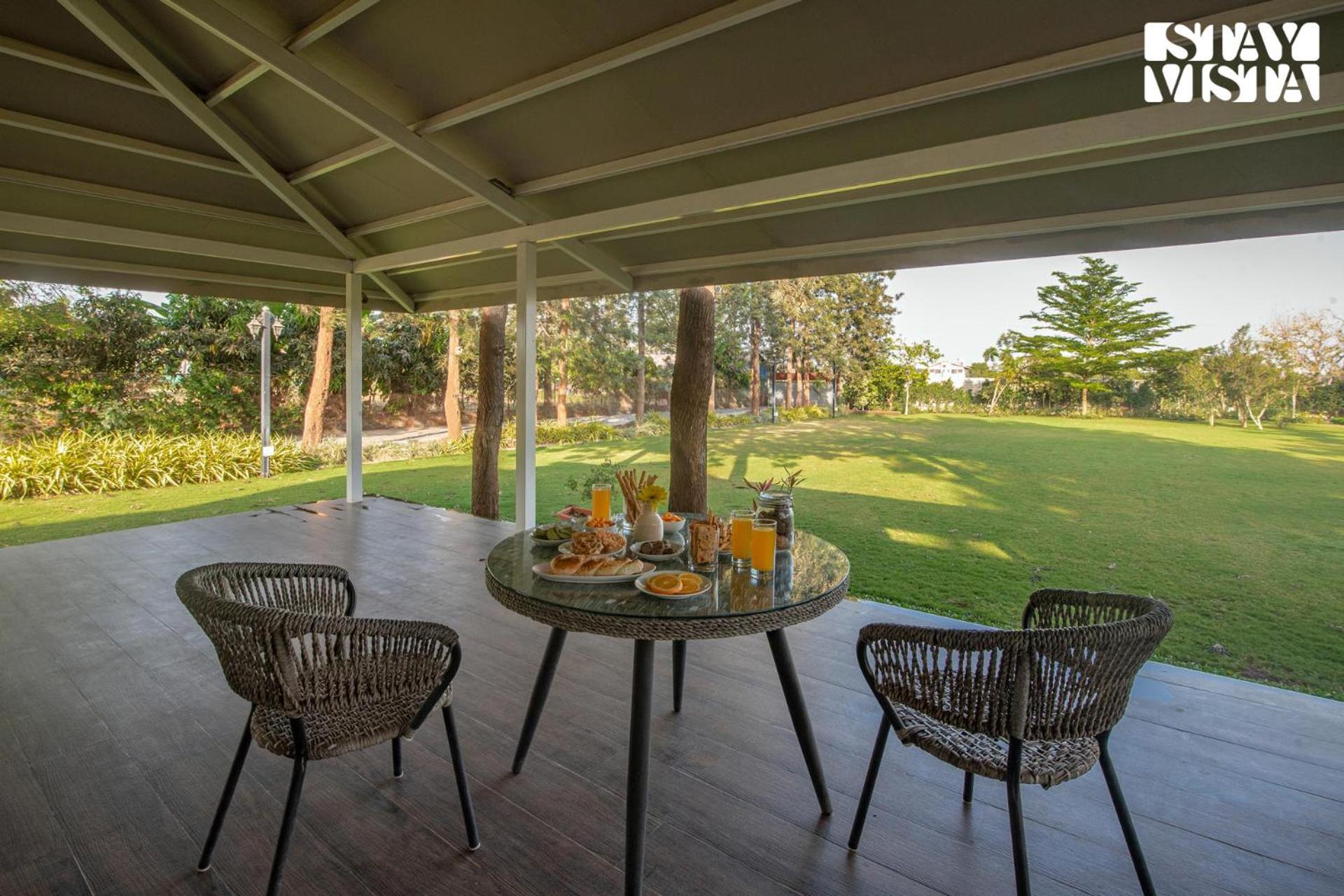 Stayvista'S Silver Grove - Serene Haven With Expansive Lawn & Terrace Nashik Ngoại thất bức ảnh